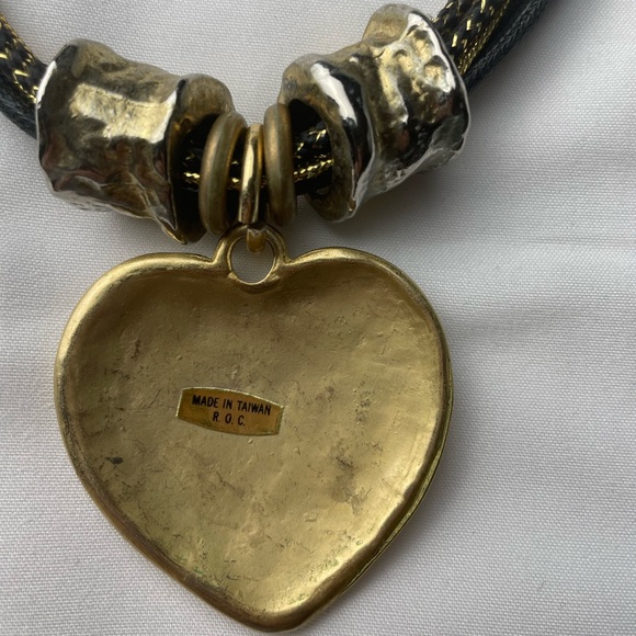 R.O.C. Gold Heart bohemian necklace - Picture 4 of 4